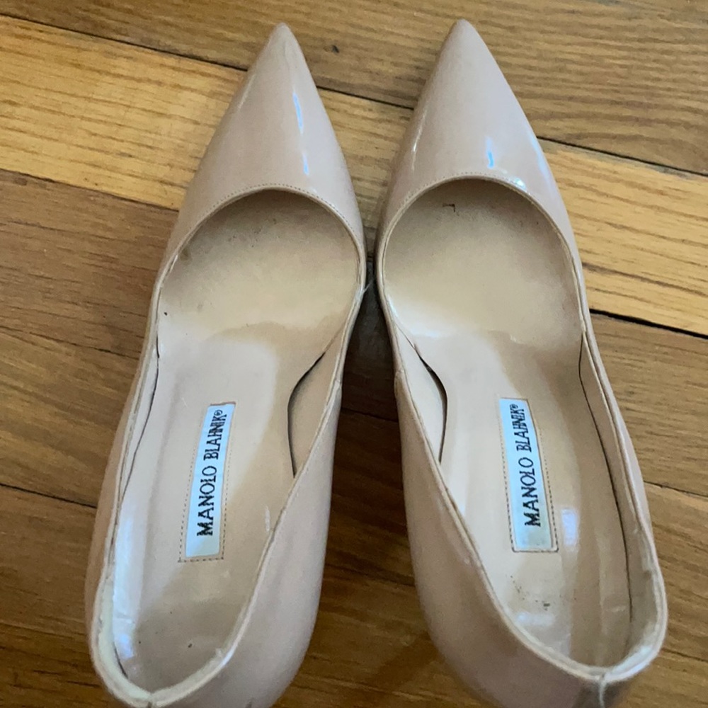 Manolo Blahnik neutral heels